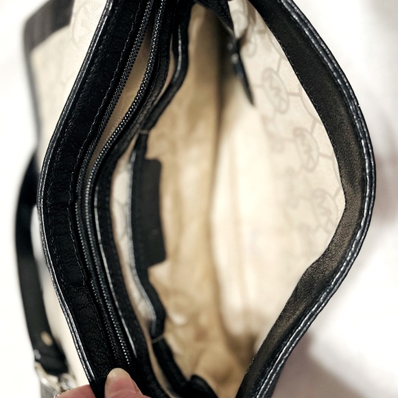 Michael Kors Lock shoulder purse - Retired - Picture 6 of 6